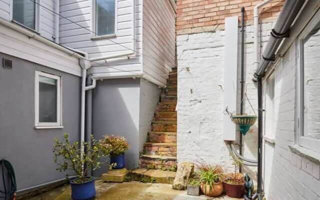 Host Stay The Hideaway