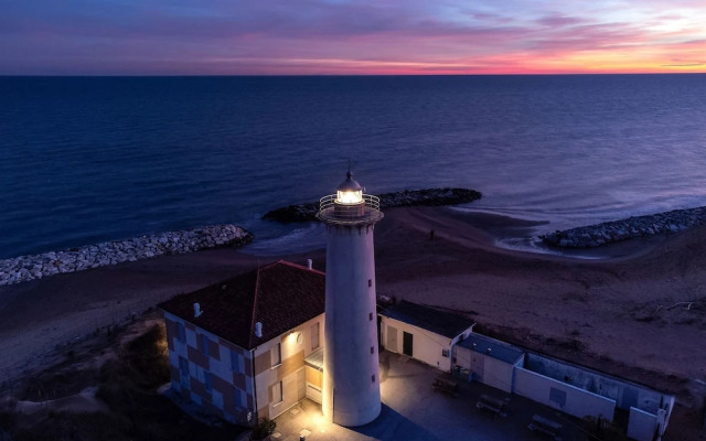 Spacious Family Apartment Near the Beach