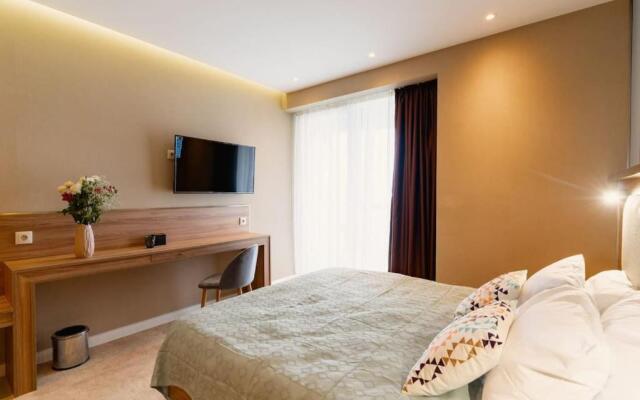 Leo Group BEST STUDIO 2317 Alliance Palace