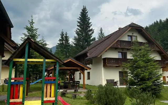 Pension/Apartments Kúria na Táloch