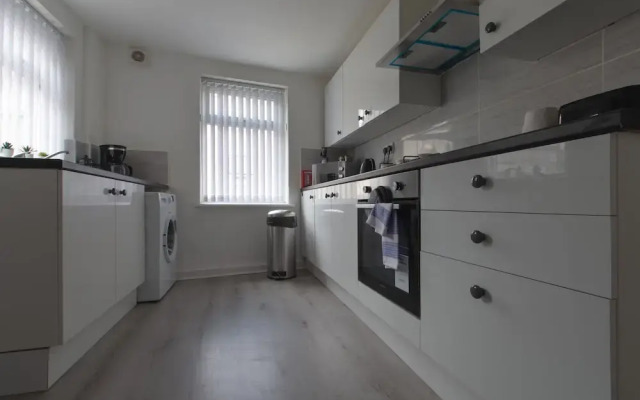 Lux Apartments 4 Bedroom House Molyneux