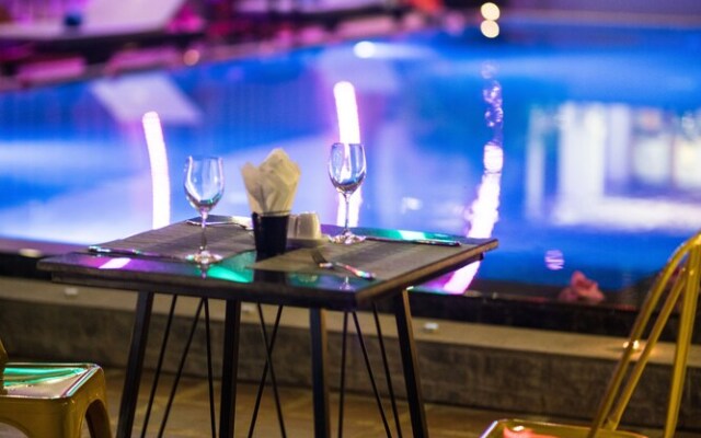 White Rabbit Hostel - Adults Only