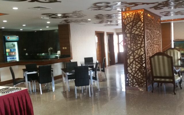 Dream Inn Hotel & Suites