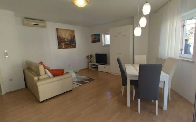 Beach Apartments with Pool