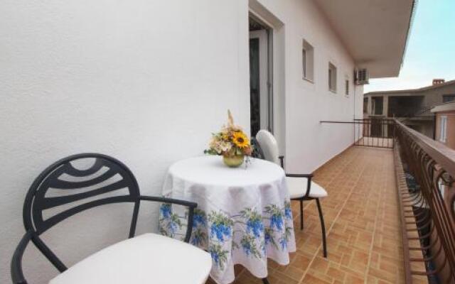 Apartment & Rooms Marigold