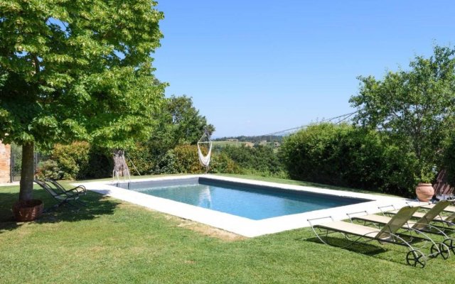 House With 2 Bedrooms In Trequanda With Shared Pool And Enclosed Garden