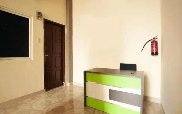 Dinda Residence by OYO Rooms