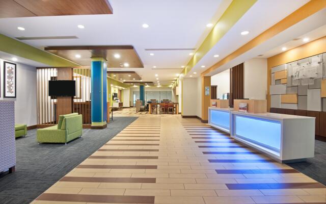 Holiday Inn Express & Suites Uniontown, an IHG Hotel