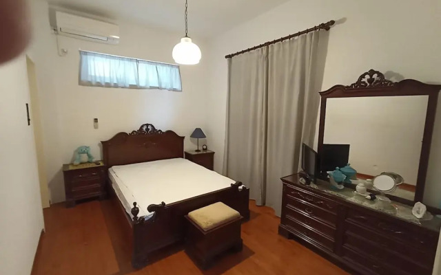 Beautiful 2-bed House in Saronida