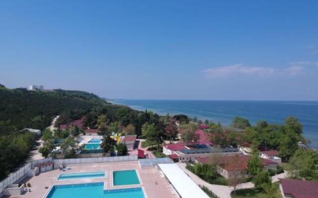 Rizom Tatil Koyu