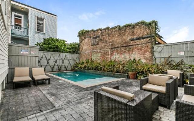3BR Loft on Carondelet by Hosteeva