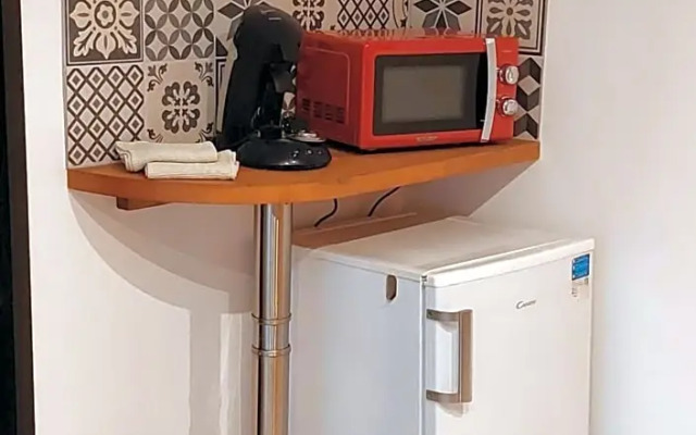 Le Mas Des Roches Jacuzzi Privatif (Adults Only)