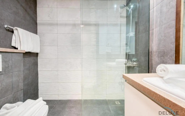 Splendid 2BR in Victoria Residency Al Furjan by Deluxe Holiday Homes