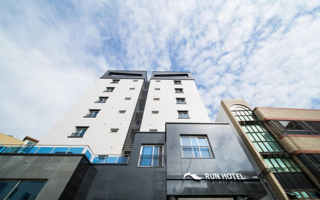 Run Hotel