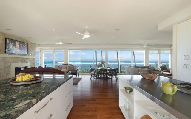 King Hale 4 Bedroom Home by RedAwning