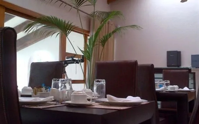 Empoza Sea View Guest House