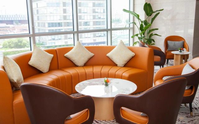Four Points by Sheraton Shanghai, Daning