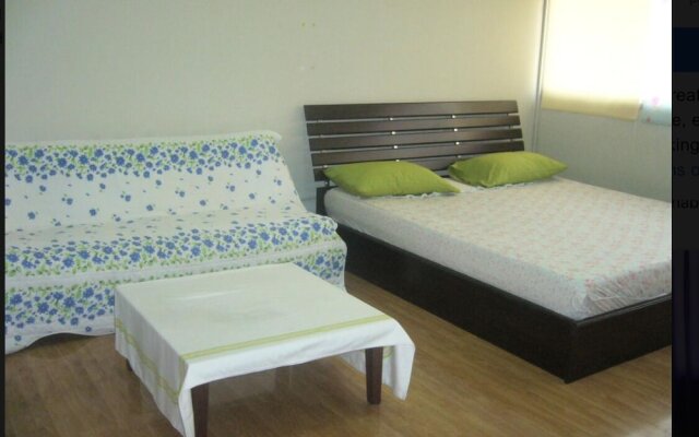 "room in Guest Room - Chan Kim Don Mueang Guest House, Free Parking Space and Free Wifi."