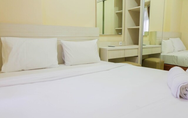 Modern and Comfy 2BR Green Pramuka Apartment