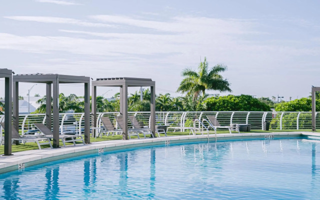 Nuvo Suites Hotel