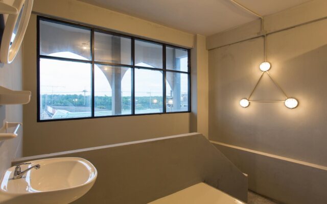 Holiday Station Hostel