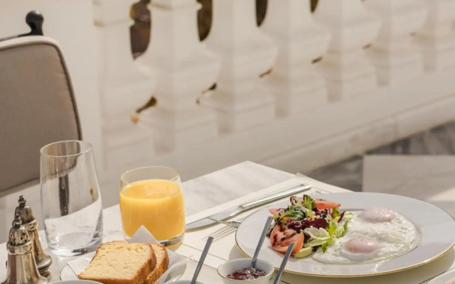 Noble Suites
