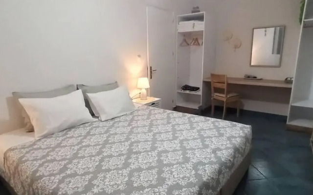 Beachside Retreat - Sleeps 4, Terrace & Views