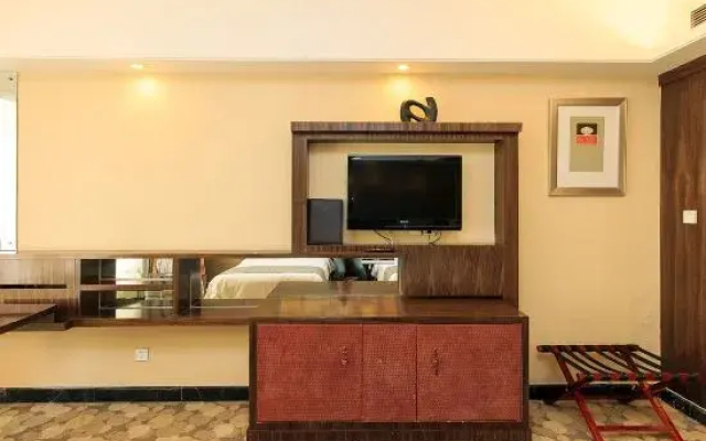 Fulide Holiday Hotel (Pangdonglai Branch, Pingyuan Road, Xinxiang)
