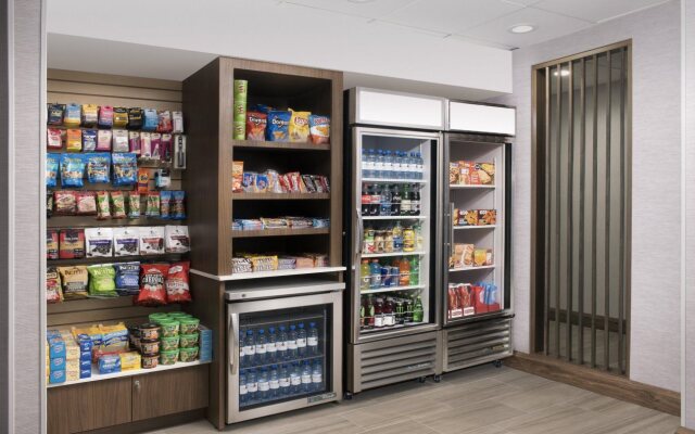 Holiday Inn Express & Suites Baltimore - BWI Airport North by IHG