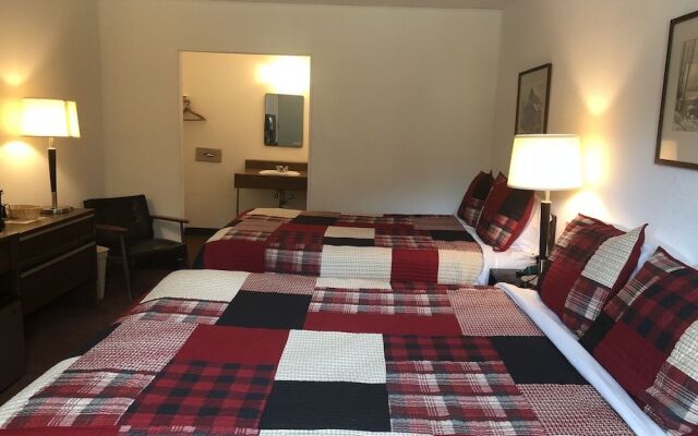 Trails Inn Quadna Mountain Motel