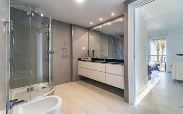 25-Modern Apartment in Paseo Maritimo, Fuengirola!