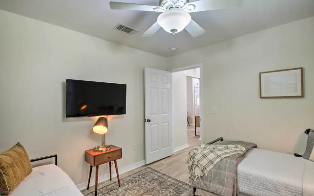 Cozy-modern Pensacola Home: Large Yard, Grill