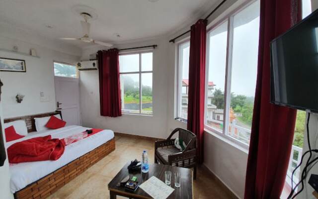 Goroomgo Hotel Aqua Waterfall Dharamsala