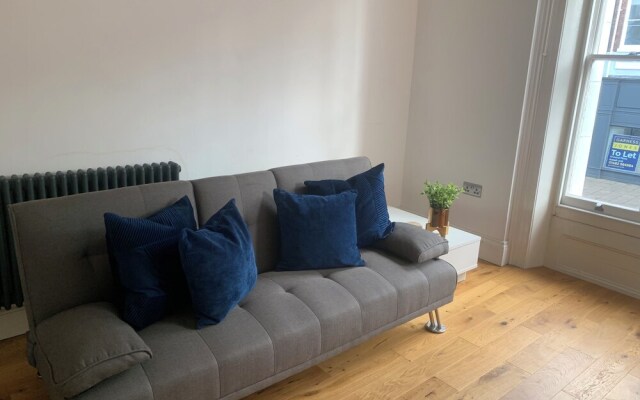 HU1 Triplex City Centre Gem sleeps 6 H7