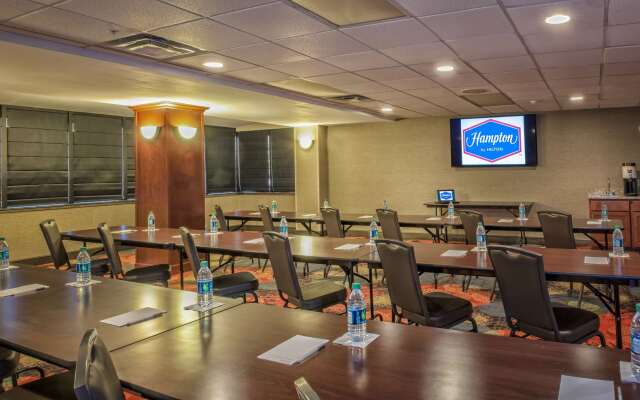 Hampton Inn New Philadelphia