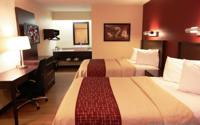 Red Roof Inn PLUS+ St Louis - Forest Park/ Hampton Ave
