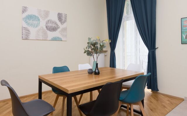 1898 Parkside Boutique Residence