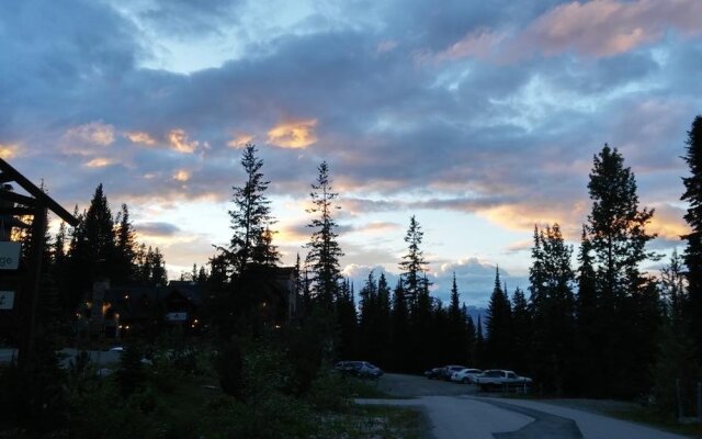 Kicking Horse Canyon B&B