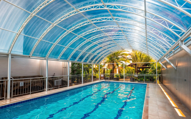 Zelyony Popugay Allama Group Guest House