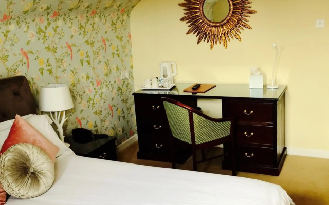 Pine Lodge Hotel & Restaurant Mansfield