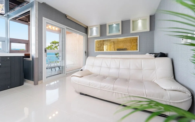 Pinewave Sea & Spa Pension