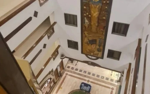 OYO Townhouse 651 Hotel Taksonz