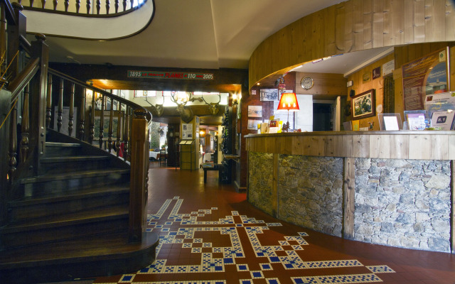 Hotel Restaurant Planes