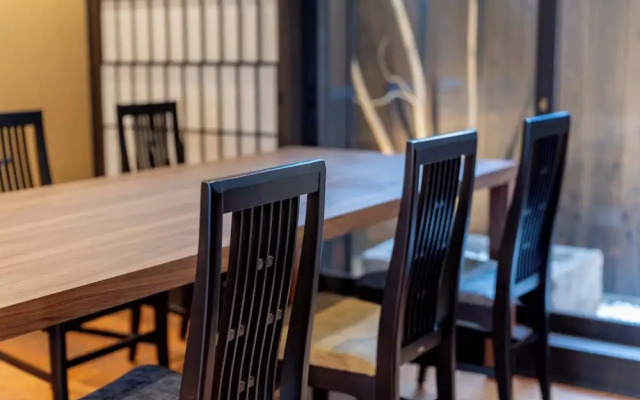 Resi Stay Palace Gate