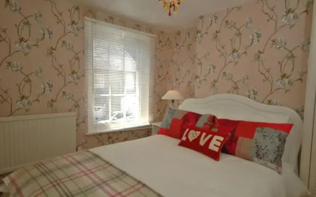 Chandelier Cottage