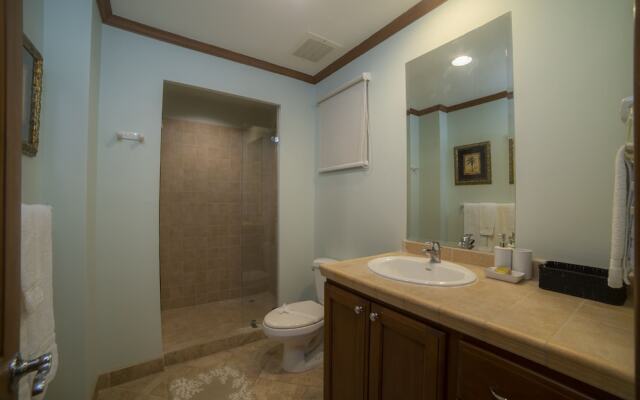 Veranda 3B 2 bedrs second floor by Stay in CR