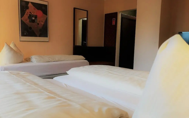 Senator Hotel