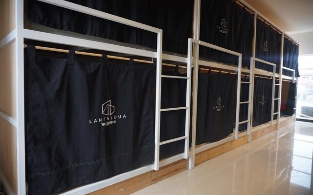 Lantai Dua Jogja - Hostel