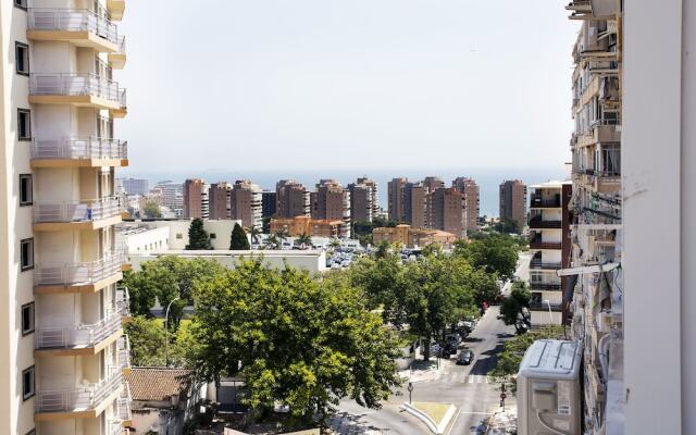 Rainbow & Pool Apartment