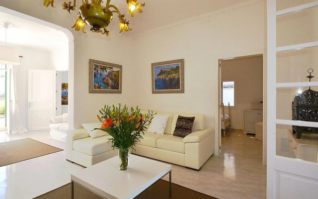 Beautiful villa in Colòn near the beach